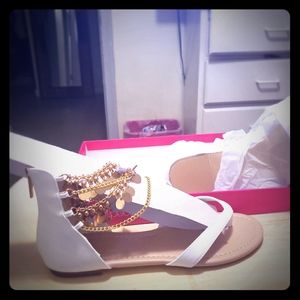 New Shoe Dazzle Tammara White Flat